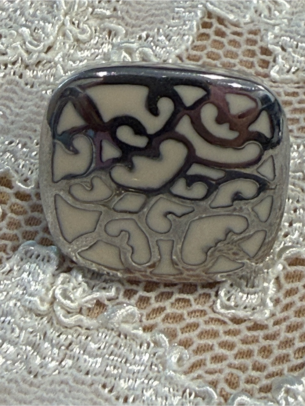 Silver tone filigree heart & ivory colored square chunky ring SZ 6
